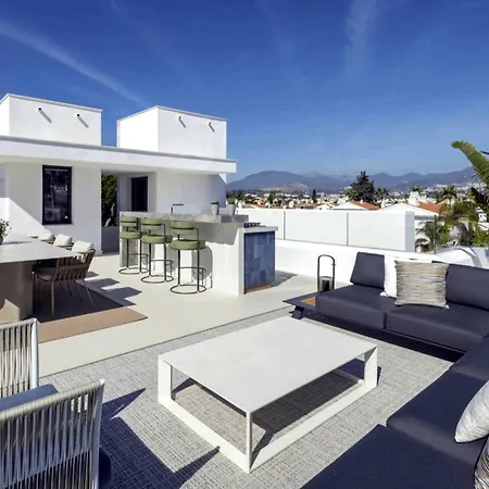Angeles Cortijo Blanco Near Villa Marbella